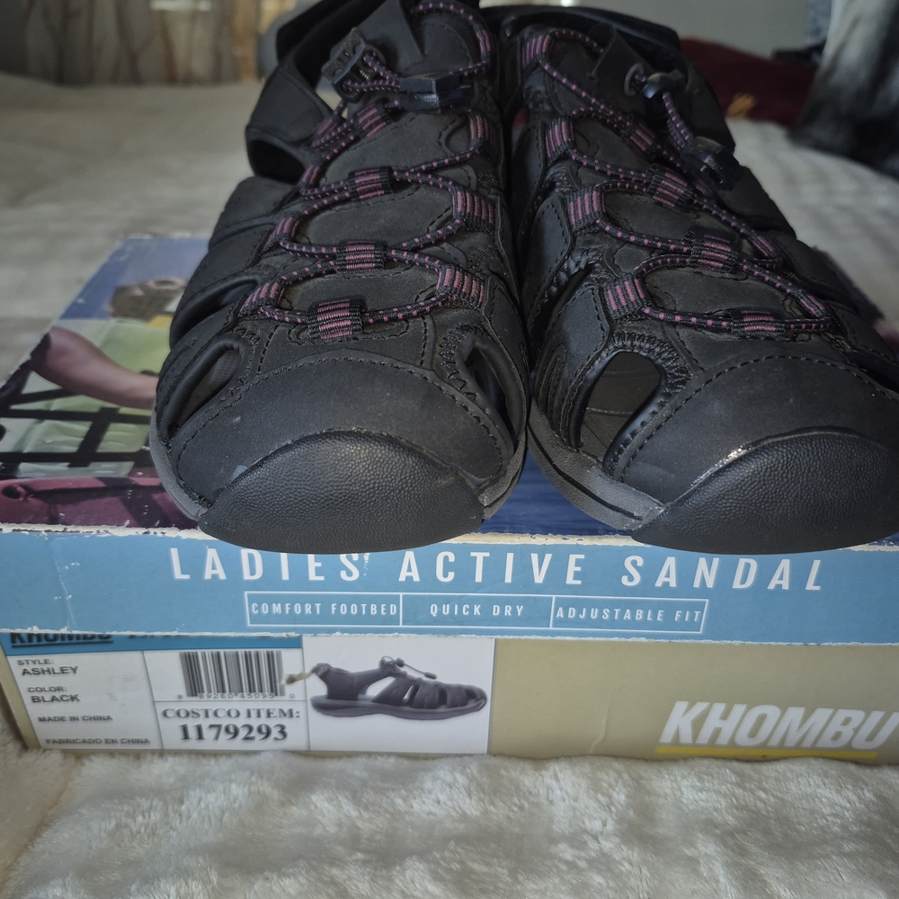 Khombu Black Sandals with Purple Trim